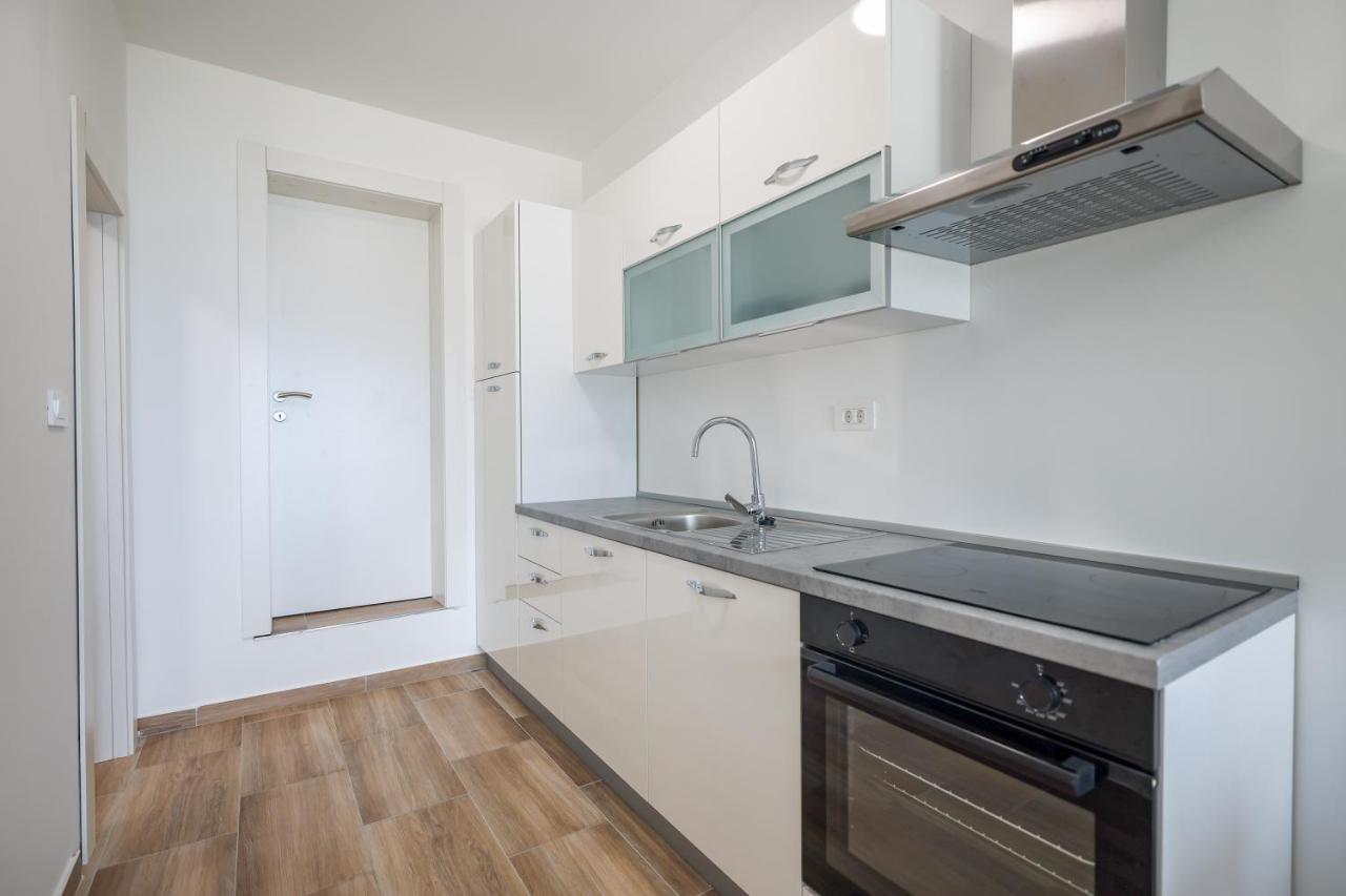 Beachfront Apartments Tic With Seaview Miletici 外观 照片