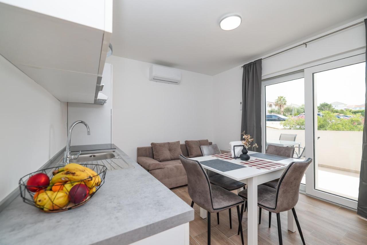 Beachfront Apartments Tic With Seaview Miletici 外观 照片