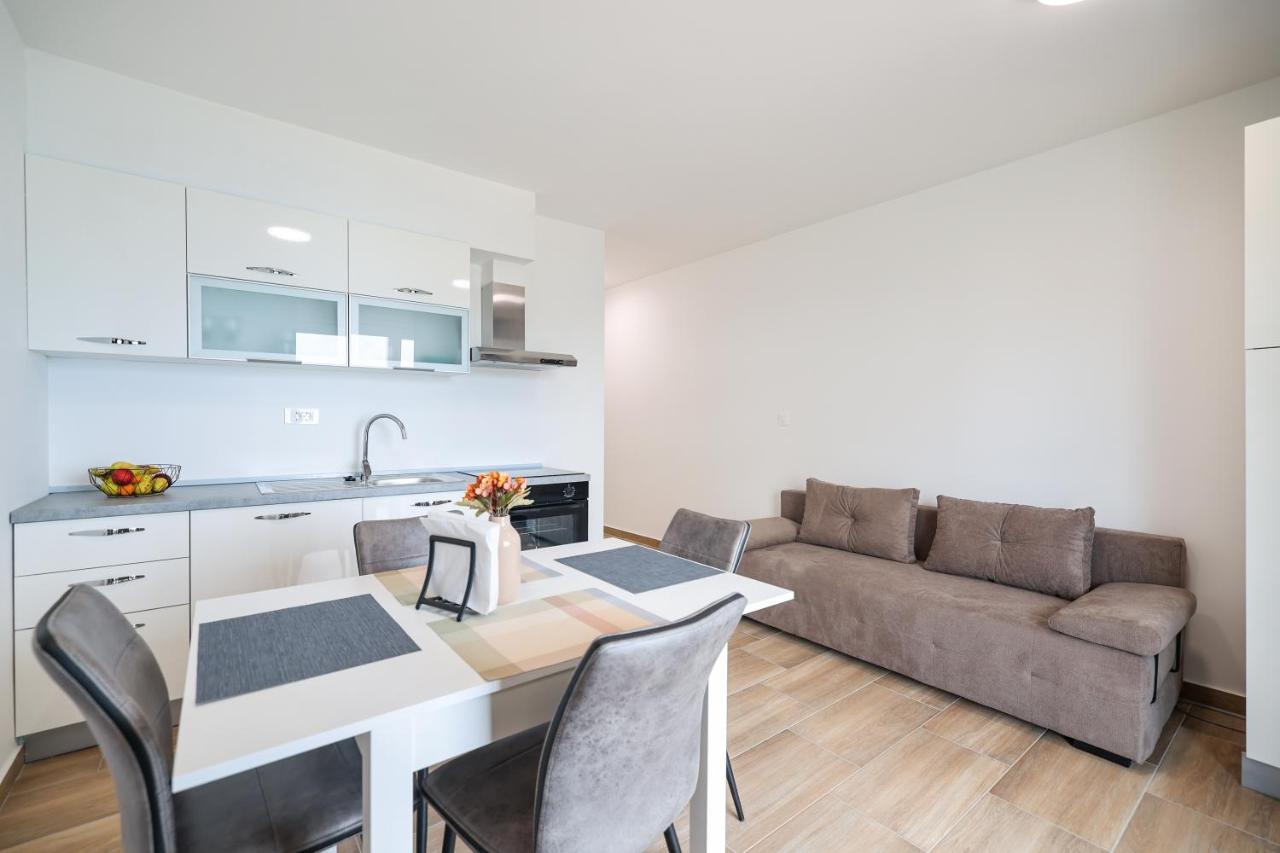 Beachfront Apartments Tic With Seaview Miletici 外观 照片