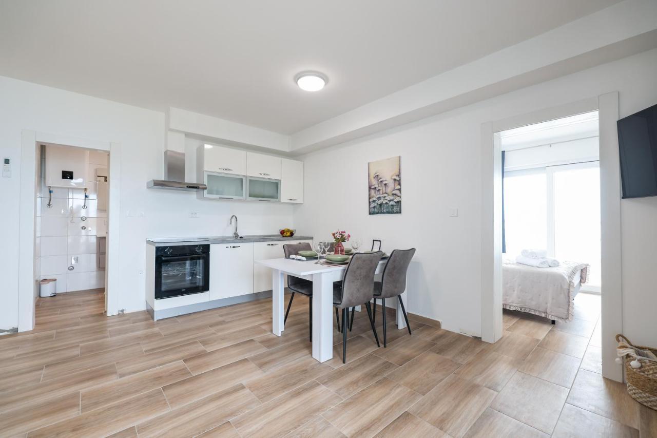 Beachfront Apartments Tic With Seaview Miletici 外观 照片
