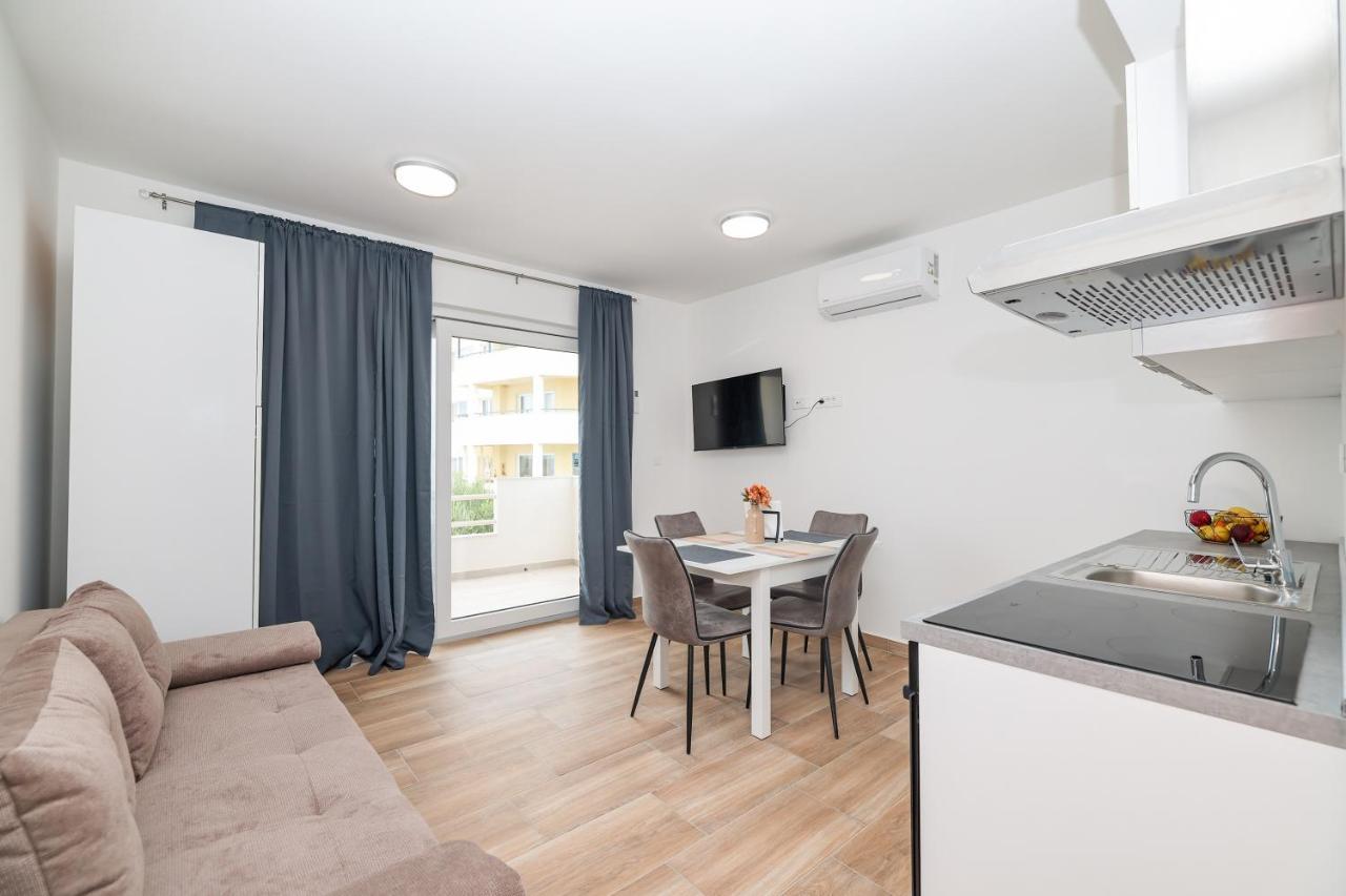 Beachfront Apartments Tic With Seaview Miletici 外观 照片