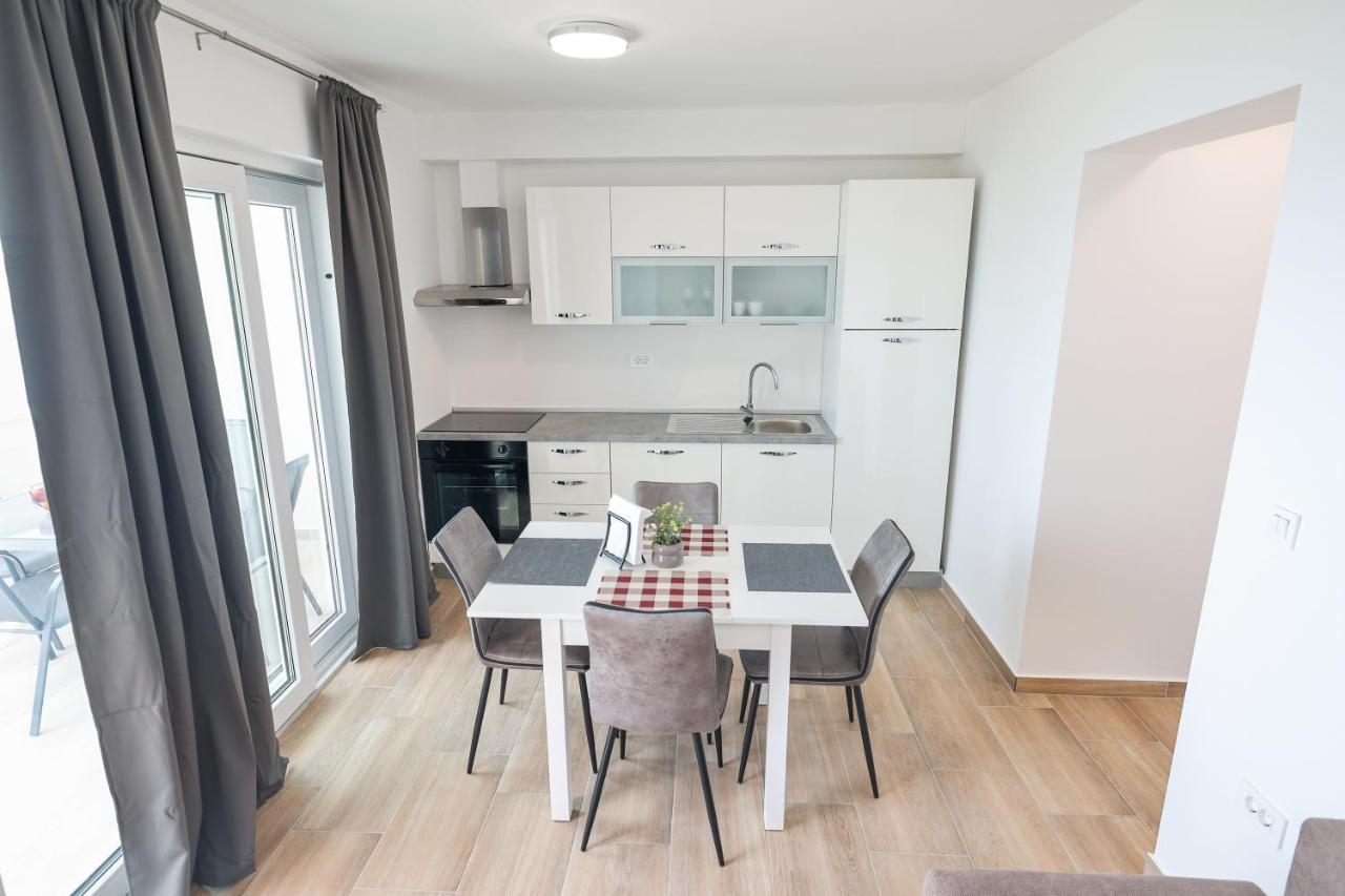 Beachfront Apartments Tic With Seaview Miletici 外观 照片