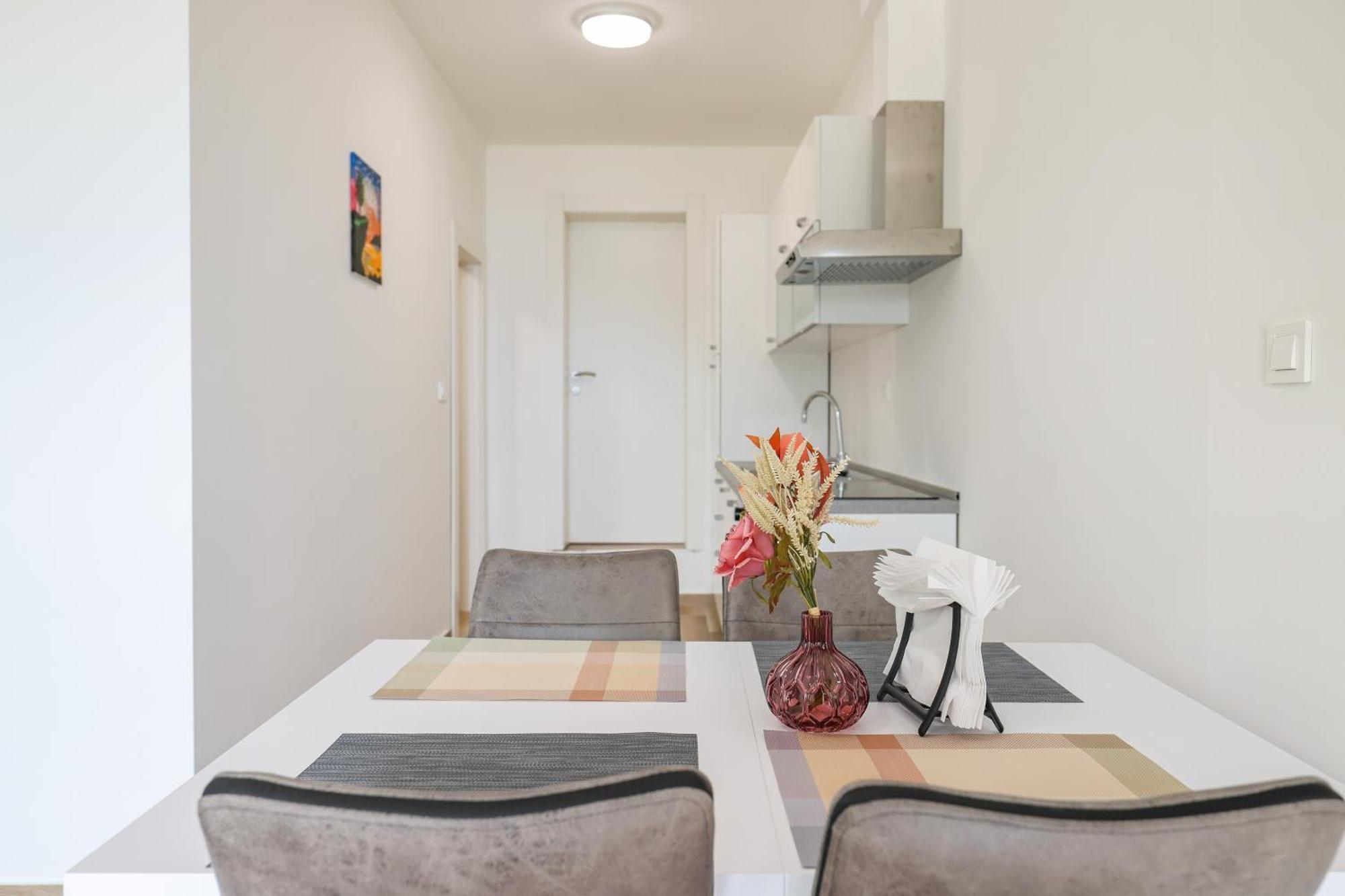 Beachfront Apartments Tic With Seaview Miletici 外观 照片