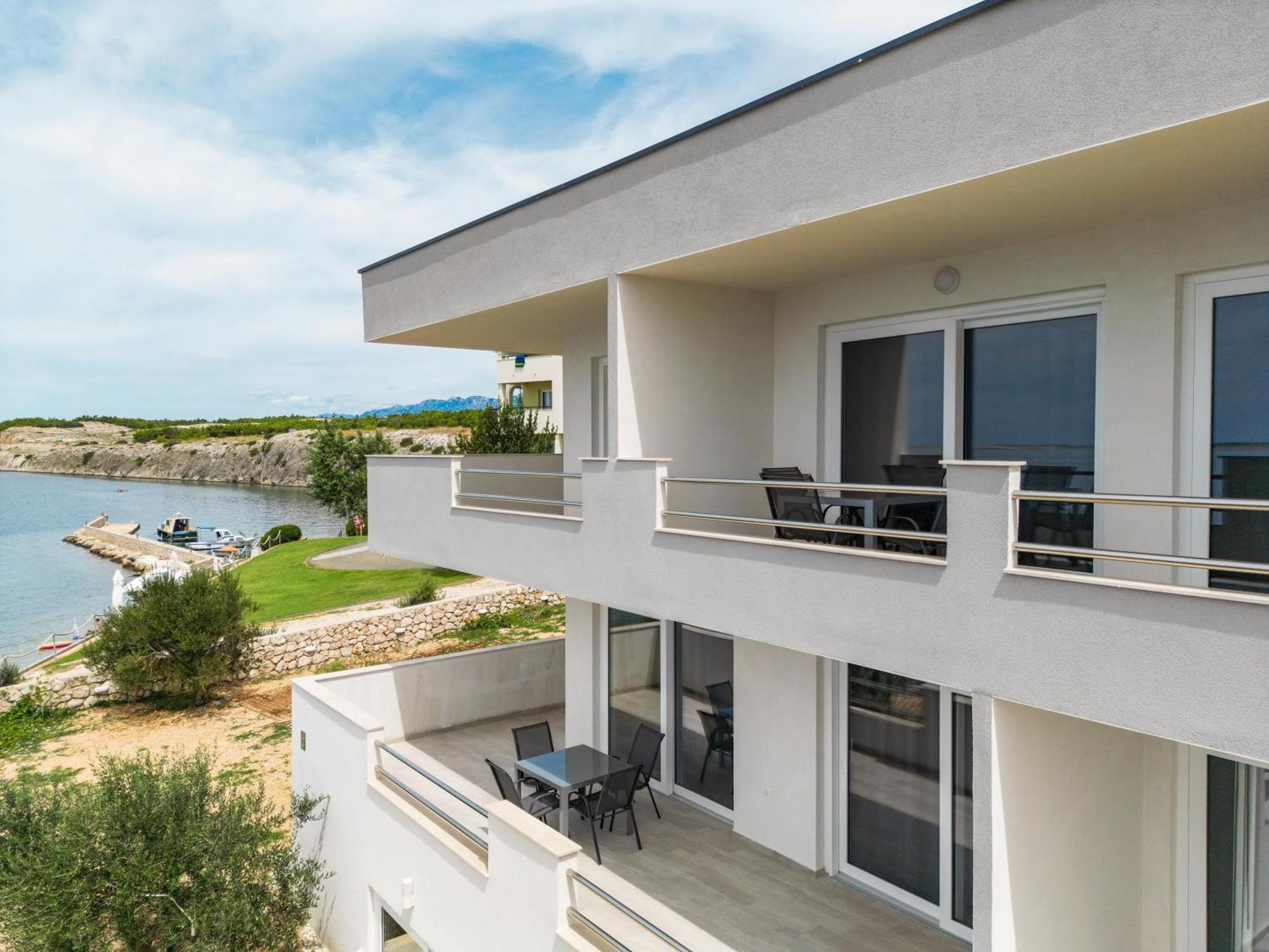 Beachfront Apartments Tic With Seaview Miletici 外观 照片